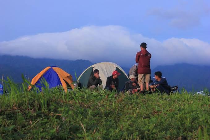 Tapian Ratu Camp Real בוקיטינגי מראה חיצוני תמונה