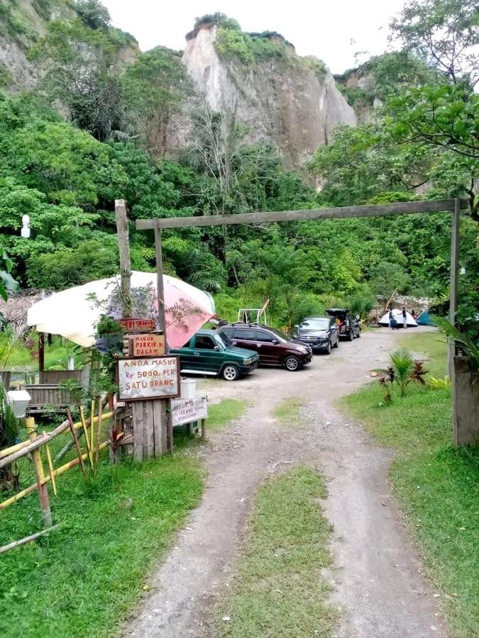 Tapian Ratu Camp Real בוקיטינגי מראה חיצוני תמונה