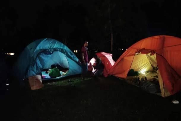 Tapian Ratu Camp Real בוקיטינגי מראה חיצוני תמונה